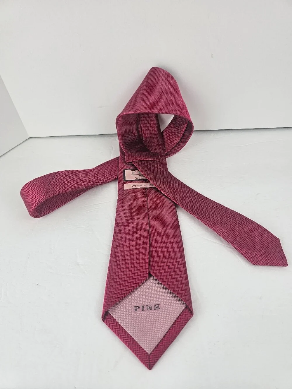 Thomas Pink Jermyn Street London England Silk Tie Magenta Pink Luxury Workwear